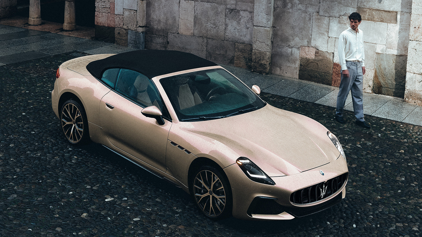 2 μοναδικές Maserati γιορτάζουν την επιστροφή της μάρκας στο σπίτι της